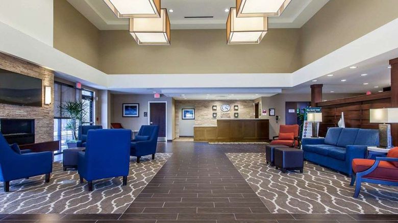 <b>Comfort Suites Youngstown Lobby</b>. Images powered by <a href="https://iceportal.shijigroup.com/" title="IcePortal" target="_blank">IcePortal</a>.