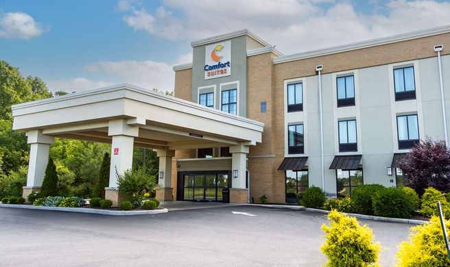 Comfort Suites Youngstown Exterior