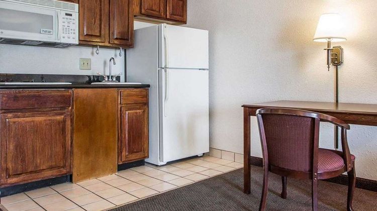 Quality Inn & Stes Middletown Suite