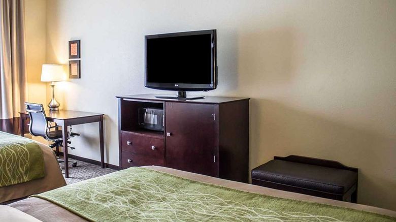 <b>Comfort Inn Room</b>. Images powered by <a href="https://iceportal.shijigroup.com/" title="IcePortal" target="_blank">IcePortal</a>.