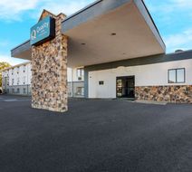 Quality Inn Exterior