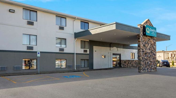 Quality Inn Exterior