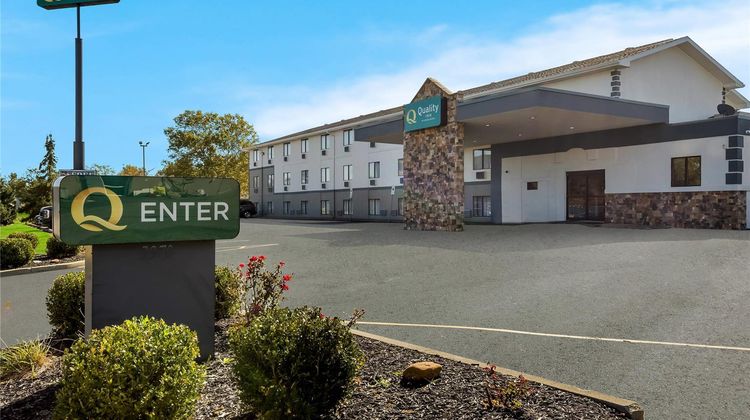 Quality Inn Exterior
