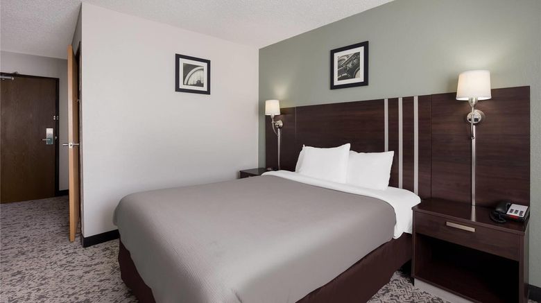 <b>Quality Inn Room</b>. Images powered by <a href="https://iceportal.shijigroup.com/" title="IcePortal" target="_blank">IcePortal</a>.