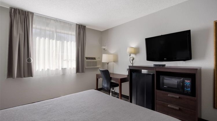 Quality Inn Room