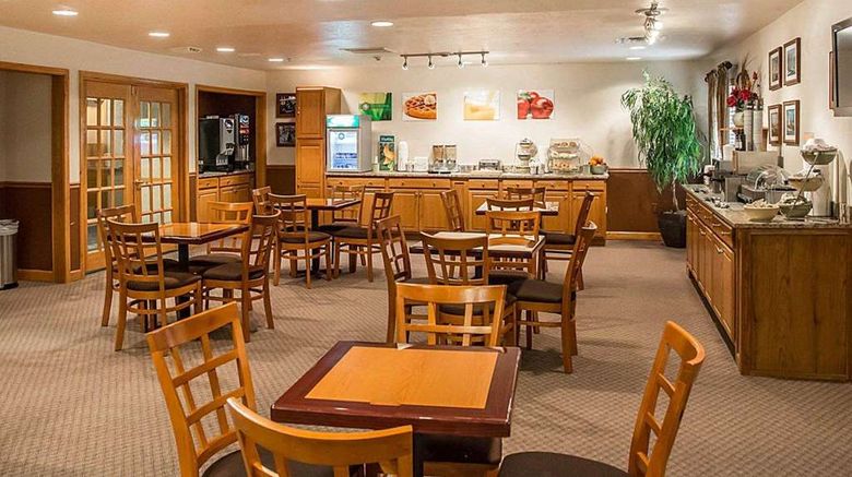 <b>Quality Inn & Suites Forest Park Restaurant</b>. Images powered by <a href="https://iceportal.shijigroup.com/" title="IcePortal" target="_blank">IcePortal</a>.