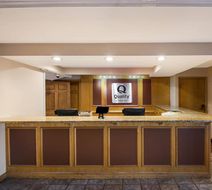 Quality Inn & Suites Forest Park Lobby