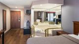 Quality Inn & Suites Forest Park Suite