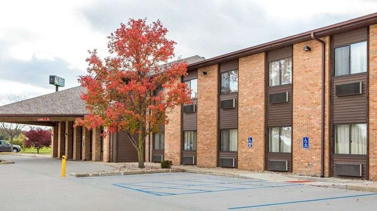 Quality Inn & Suites Exterior