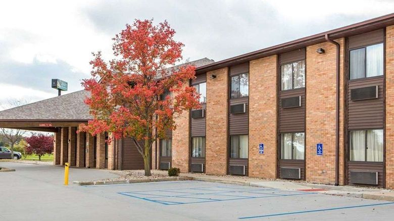 <b>Quality Inn & Suites Exterior</b>. Images powered by <a href="https://iceportal.shijigroup.com/" title="IcePortal" target="_blank">IcePortal</a>.