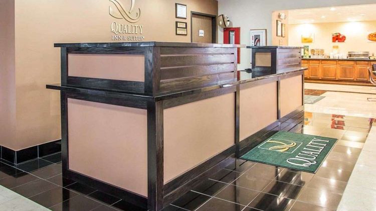 Quality Inn & Suites Lobby