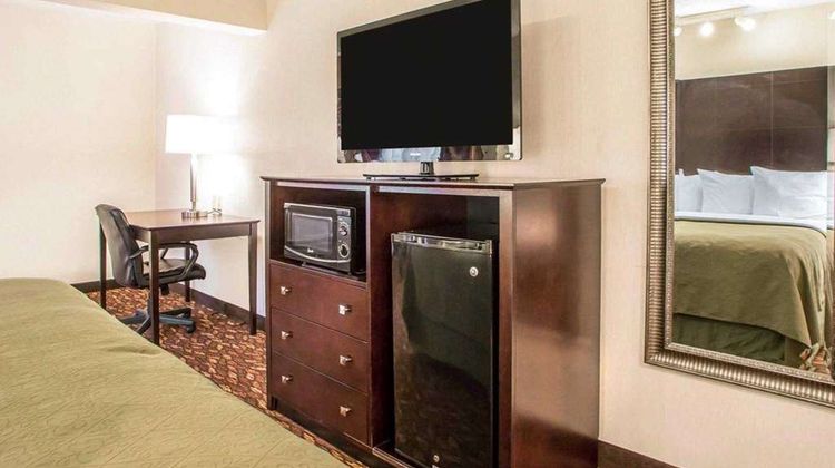 Quality Inn & Suites Room