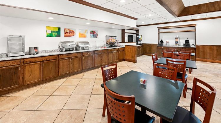 Quality Inn Dayton Airport Restaurant