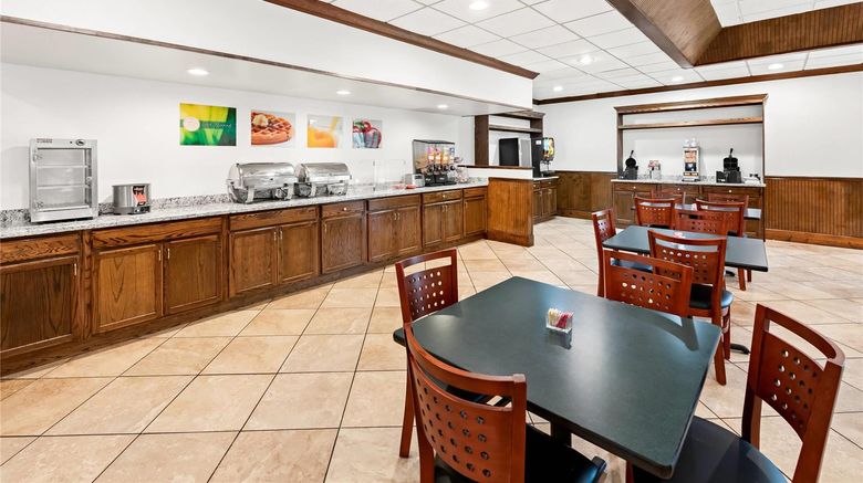 <b>Quality Inn Dayton Airport Restaurant</b>. Images powered by <a href="https://iceportal.shijigroup.com/" title="IcePortal" target="_blank">IcePortal</a>.