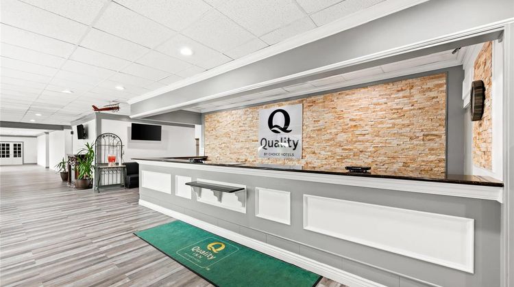 Quality Inn Dayton Airport Lobby