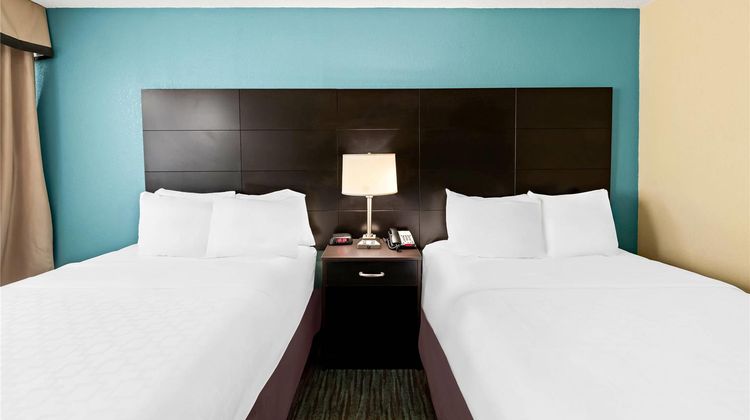 Quality Inn Dayton Airport Room