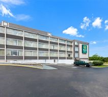 Quality Inn Dayton Airport Exterior