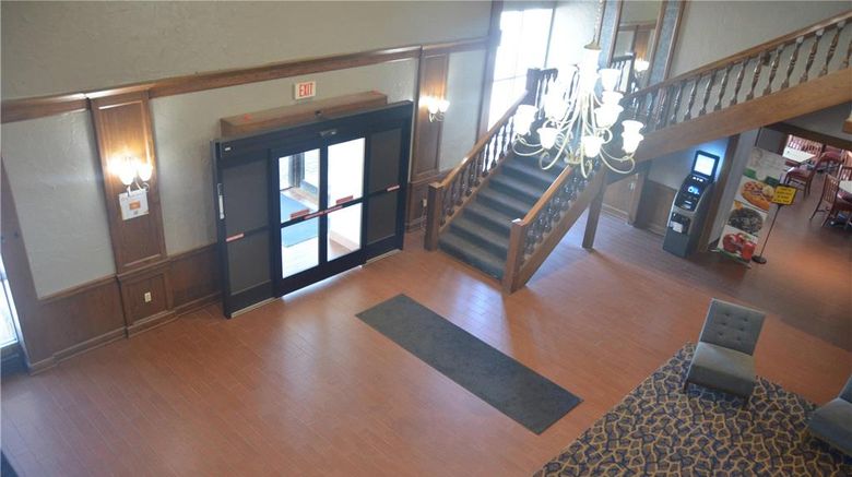 <b>Quality Inn Perrysburg Toledo South Lobby</b>. Images powered by <a href="https://iceportal.shijigroup.com/" title="IcePortal" target="_blank">IcePortal</a>.