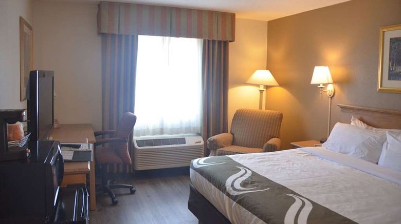<b>Quality Inn Perrysburg Toledo South Room</b>. Images powered by <a href="https://iceportal.shijigroup.com/" title="IcePortal" target="_blank">IcePortal</a>.