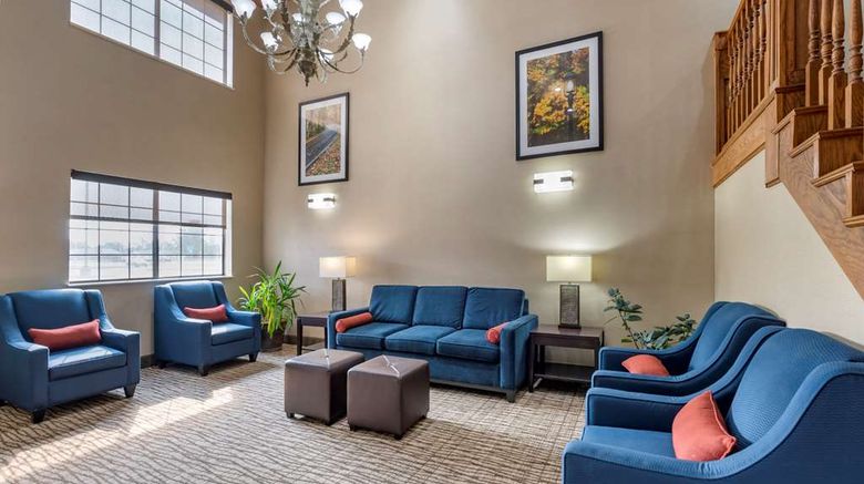 <b>Comfort Inn & Suites Napoleon Lobby</b>. Images powered by <a href="https://iceportal.shijigroup.com/" title="IcePortal" target="_blank">IcePortal</a>.