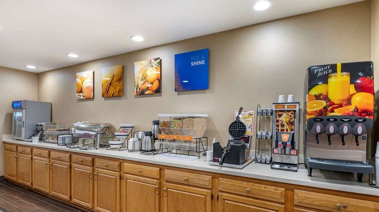 <b>Comfort Inn & Suites Napoleon Restaurant</b>. Images powered by <a href="https://iceportal.shijigroup.com/" title="IcePortal" target="_blank">IcePortal</a>.