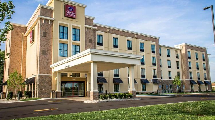 Comfort Suites Hartville Exterior