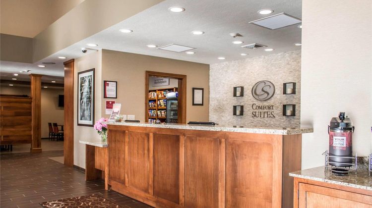Comfort Suites Hartville Lobby