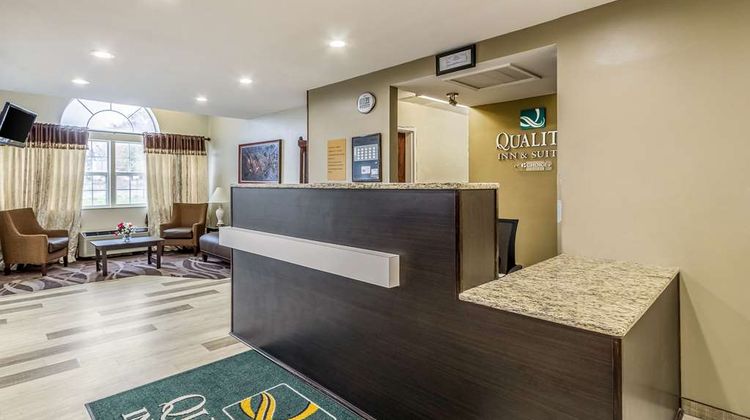 Quality Inn & Suites North Lima Lobby