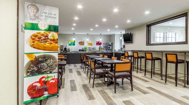 Quality Inn & Suites North Lima Restaurant