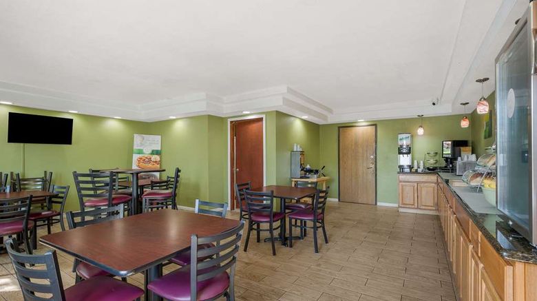 <b>Quality Inn Ashland Restaurant</b>. Images powered by <a href="https://iceportal.shijigroup.com/" title="IcePortal" target="_blank">IcePortal</a>.