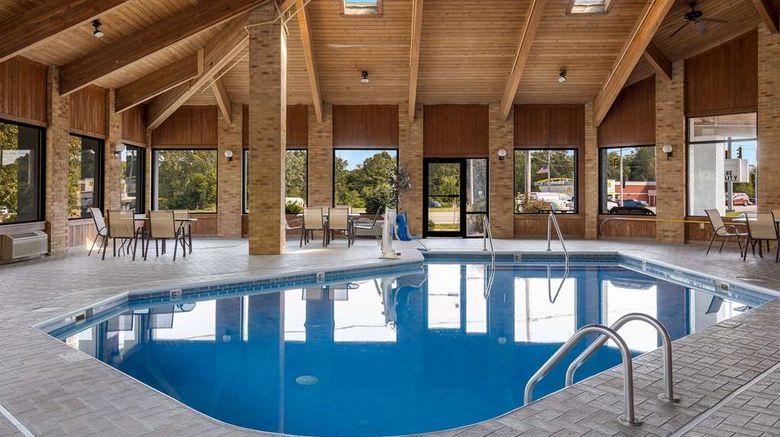 <b>Quality Inn Ashland Pool</b>. Images powered by <a href="https://iceportal.shijigroup.com/" title="IcePortal" target="_blank">IcePortal</a>.