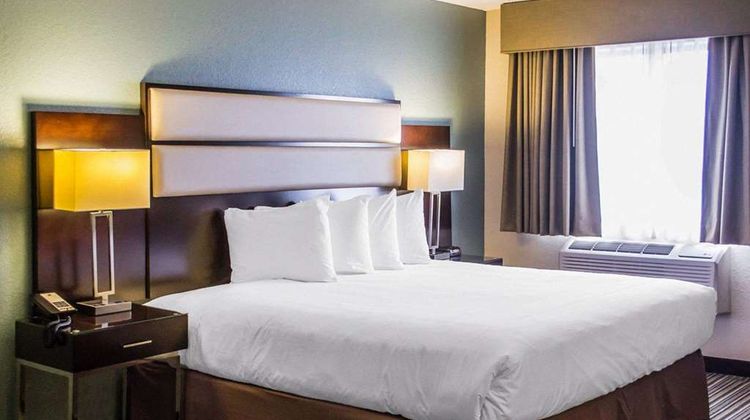 Quality Inn Streetsboro Room