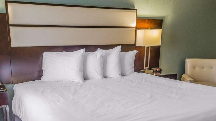 Quality Inn Streetsboro Room