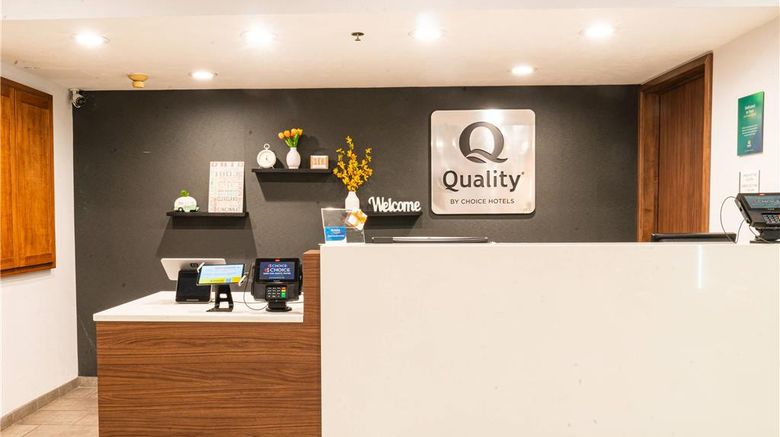 <b>Quality Inn and Suites Lobby</b>. Images powered by <a href="https://iceportal.shijigroup.com/" title="IcePortal" target="_blank">IcePortal</a>.
