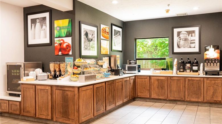 <b>Quality Inn and Suites Restaurant</b>. Images powered by <a href="https://iceportal.shijigroup.com/" title="IcePortal" target="_blank">IcePortal</a>.