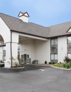 Schoenbrunn Inn & Conference Center