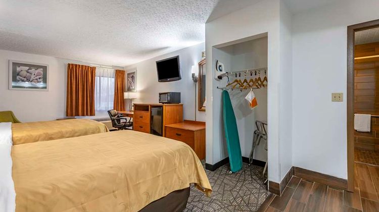 Quality Inn Youngstown Room
