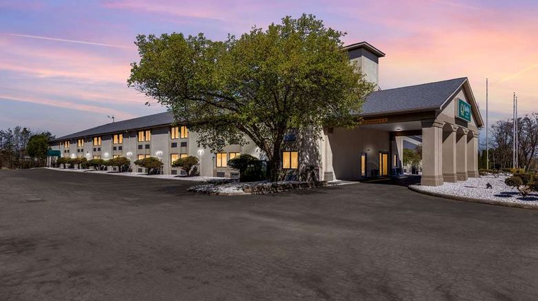 <b>Quality Inn Youngstown Exterior</b>. Images powered by <a href="https://iceportal.shijigroup.com/" title="IcePortal" target="_blank">IcePortal</a>.