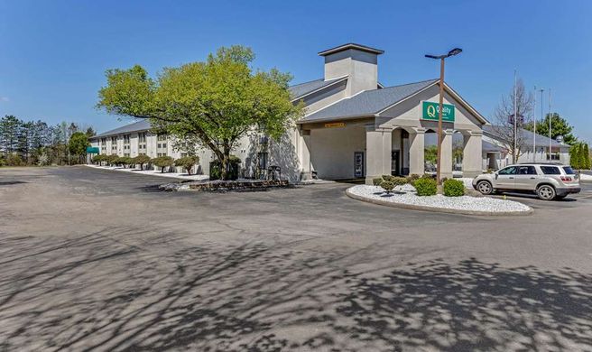 Quality Inn Youngstown Exterior