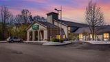 Quality Inn Youngstown Exterior