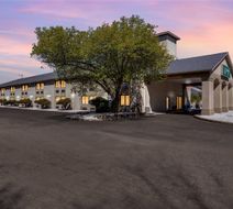 Quality Inn Youngstown Exterior