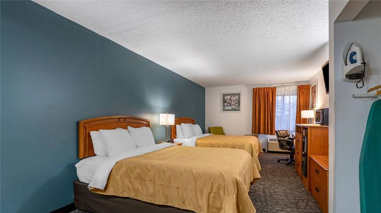 Quality Inn Youngstown Room