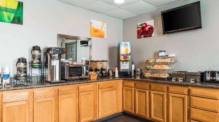 Quality Inn Youngstown Restaurant