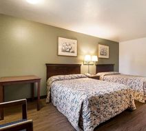 Econo Lodge Room