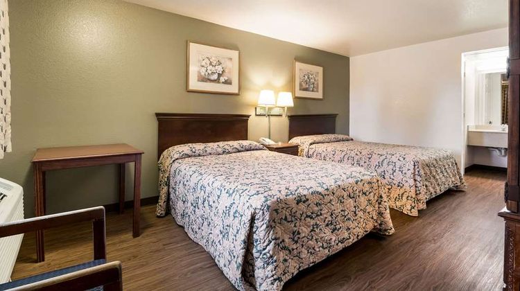 Econo Lodge Room