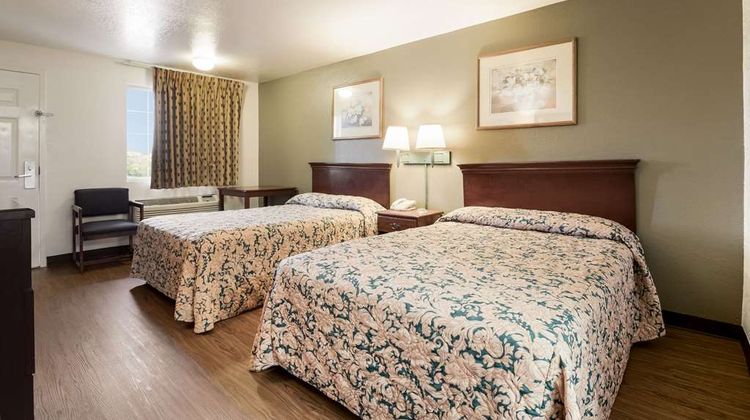 Econo Lodge Room