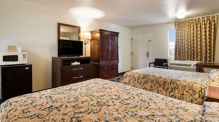Econo Lodge Room