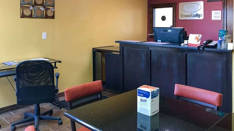 Econo Lodge Purcell Lobby