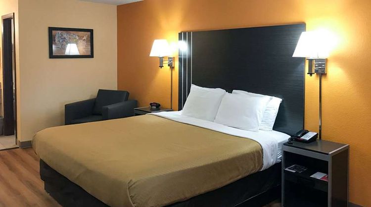 Econo Lodge Purcell Room