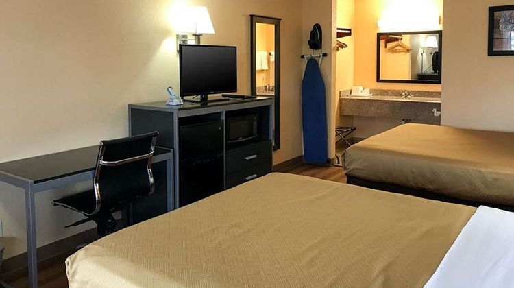 Econo Lodge Purcell Room